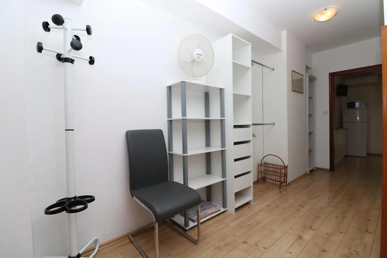 Apartment Tomasic With Terrace Baska  0*, Baska (Krk) Croatia