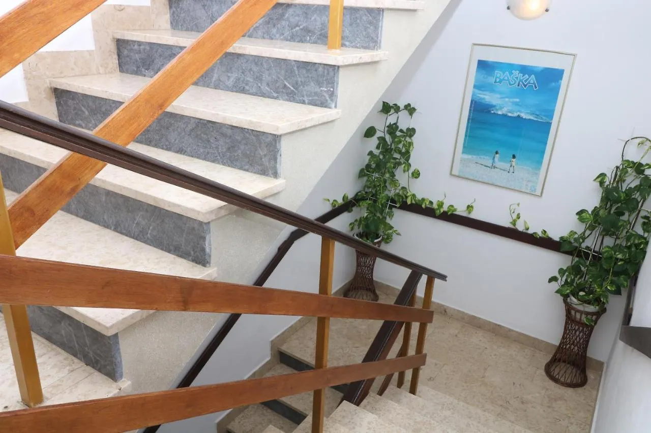 Apartment Tomasic With Terrace Baska   Baska (Krk)